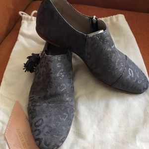 The Office of Angela Scott Mr. Holly zip flats